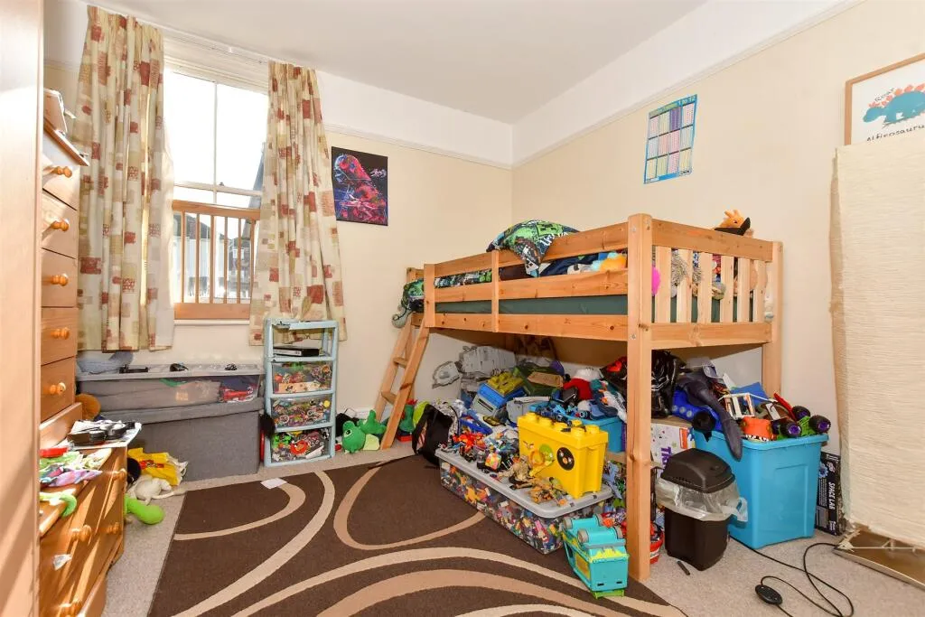 5 bed Town House