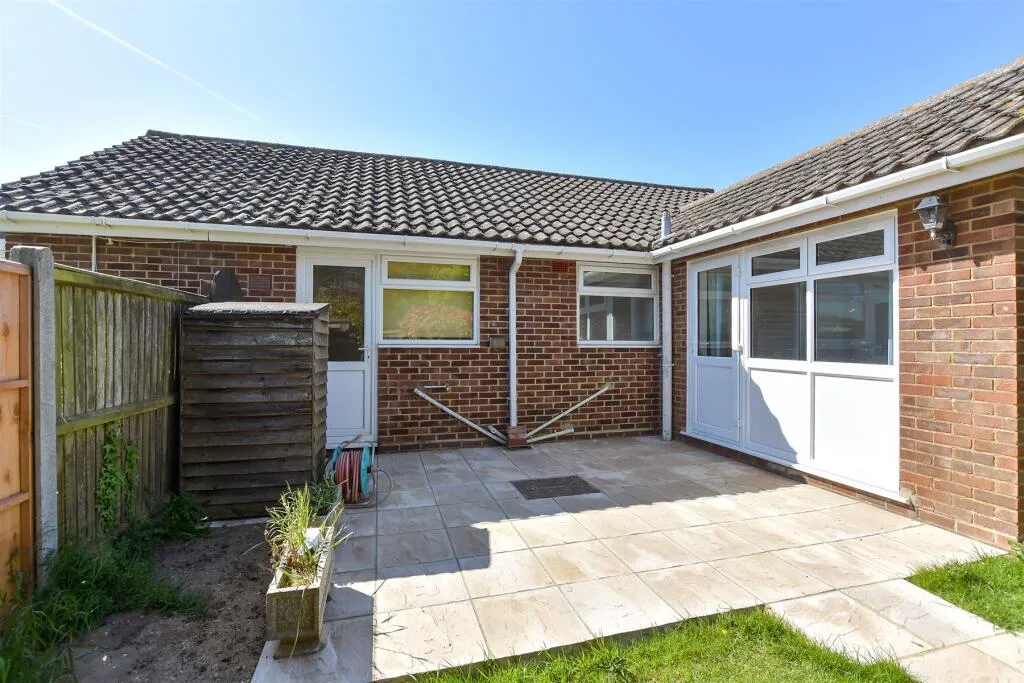 2 bed Detached Bungalow