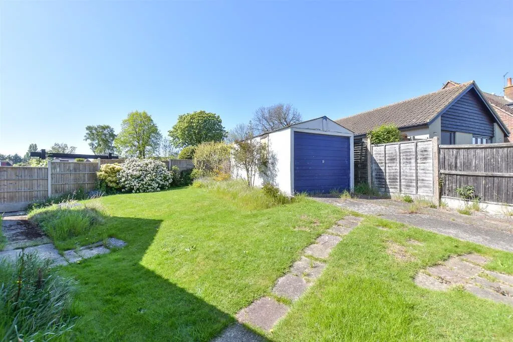 2 bed Detached Bungalow