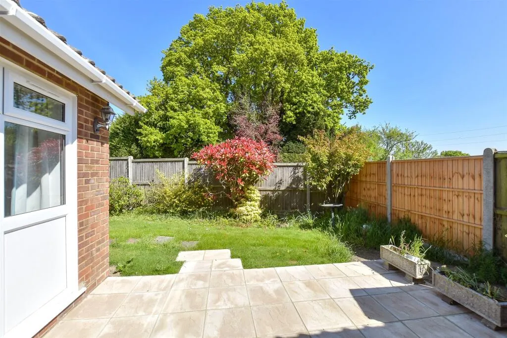 2 bed Detached Bungalow