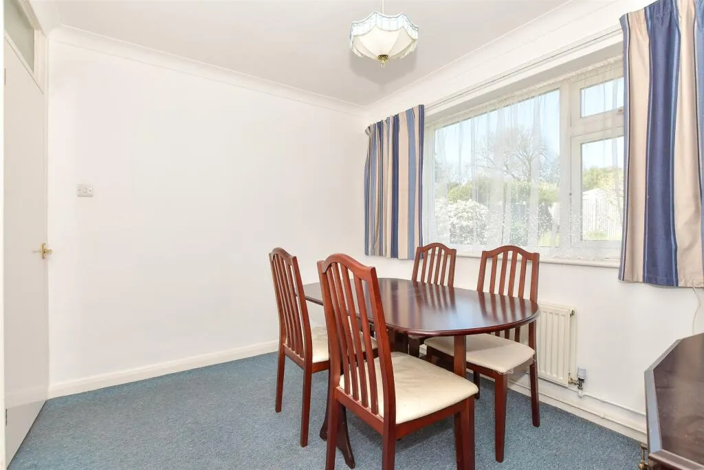 2 bed Detached Bungalow