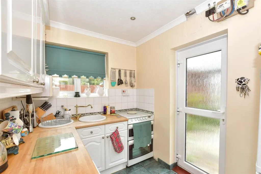 2 bed Detached Bungalow