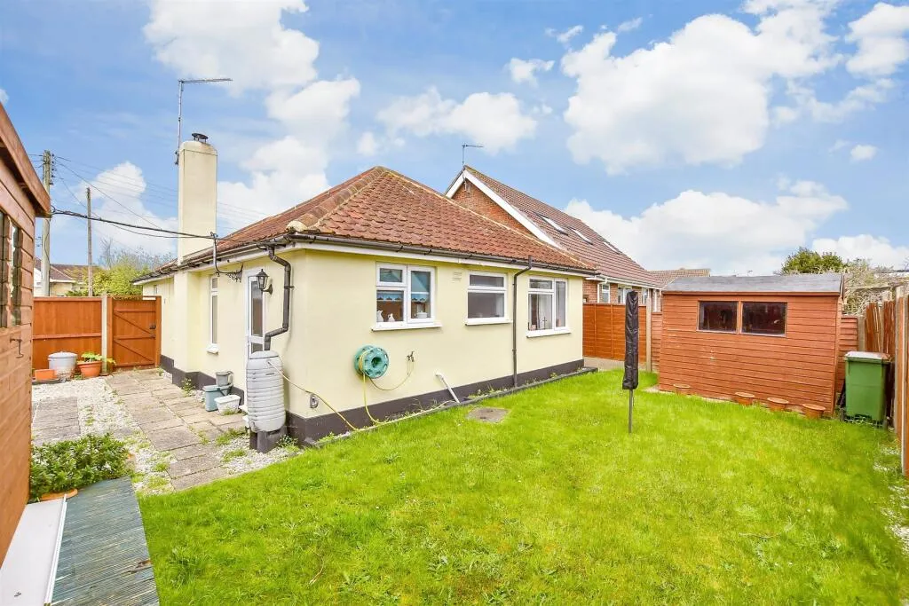 2 bed Detached Bungalow