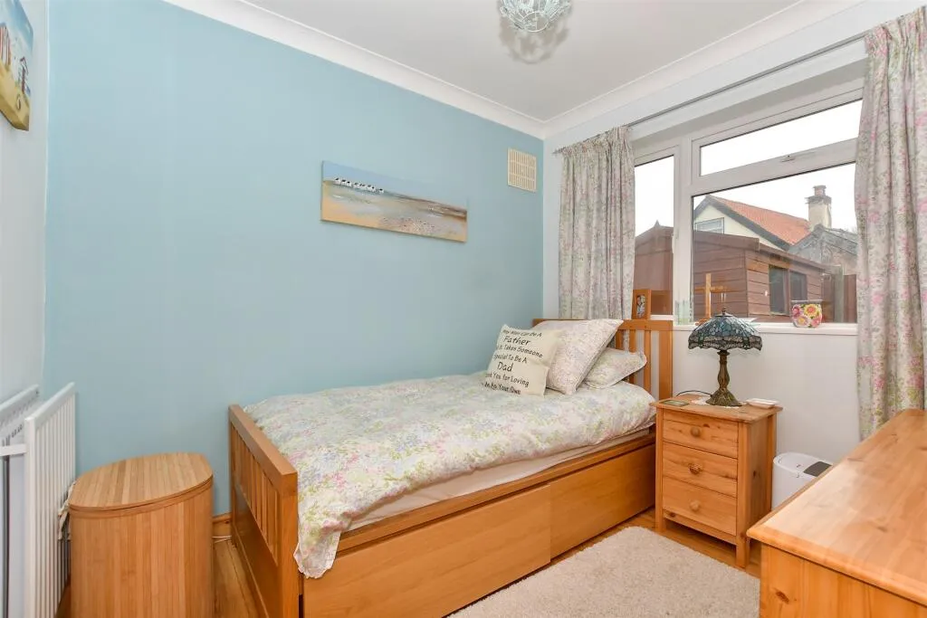 2 bed Detached Bungalow