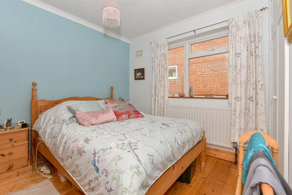 2 bed Detached Bungalow