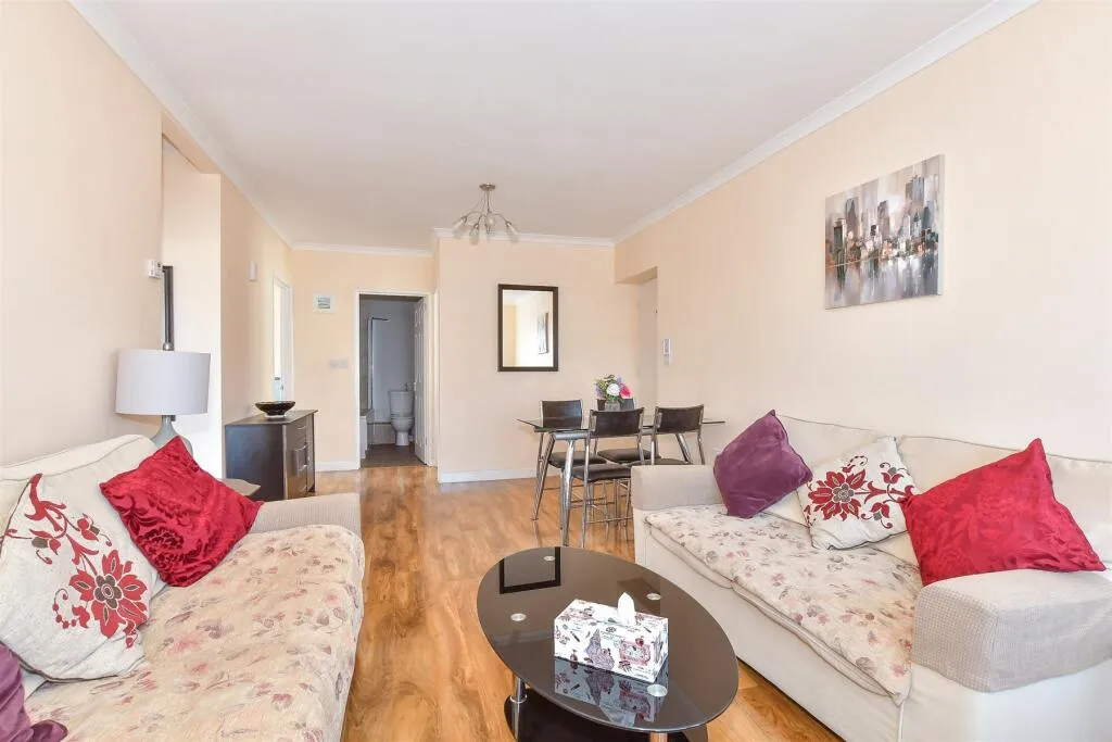2 bed Maisonette