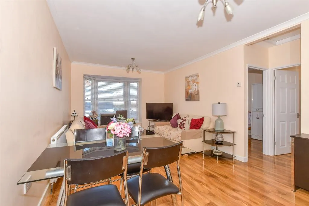 2 bed Maisonette