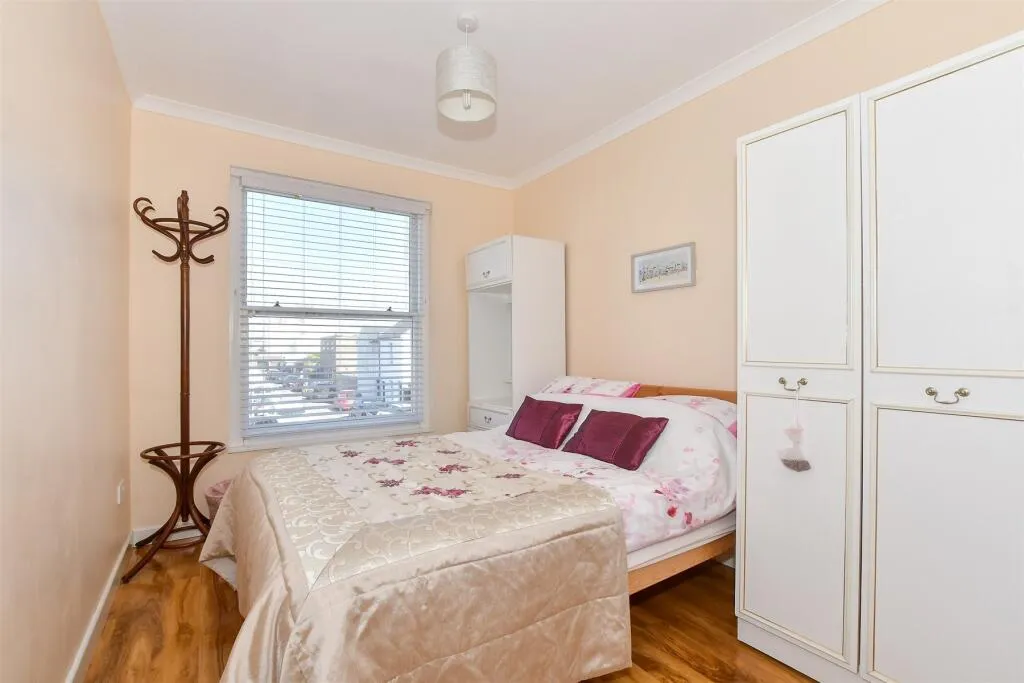 2 bed Maisonette
