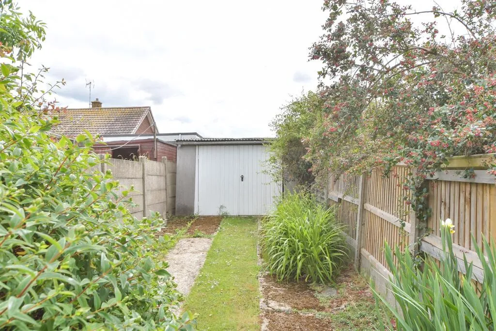 2 bed Semi-Detached Bungalow