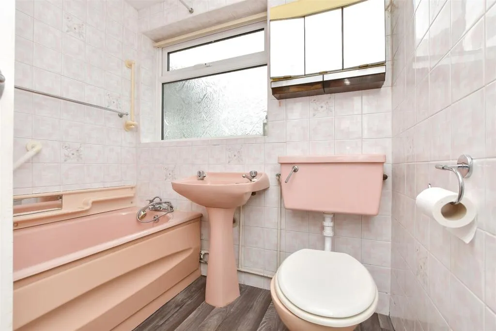 2 bed Semi-Detached Bungalow