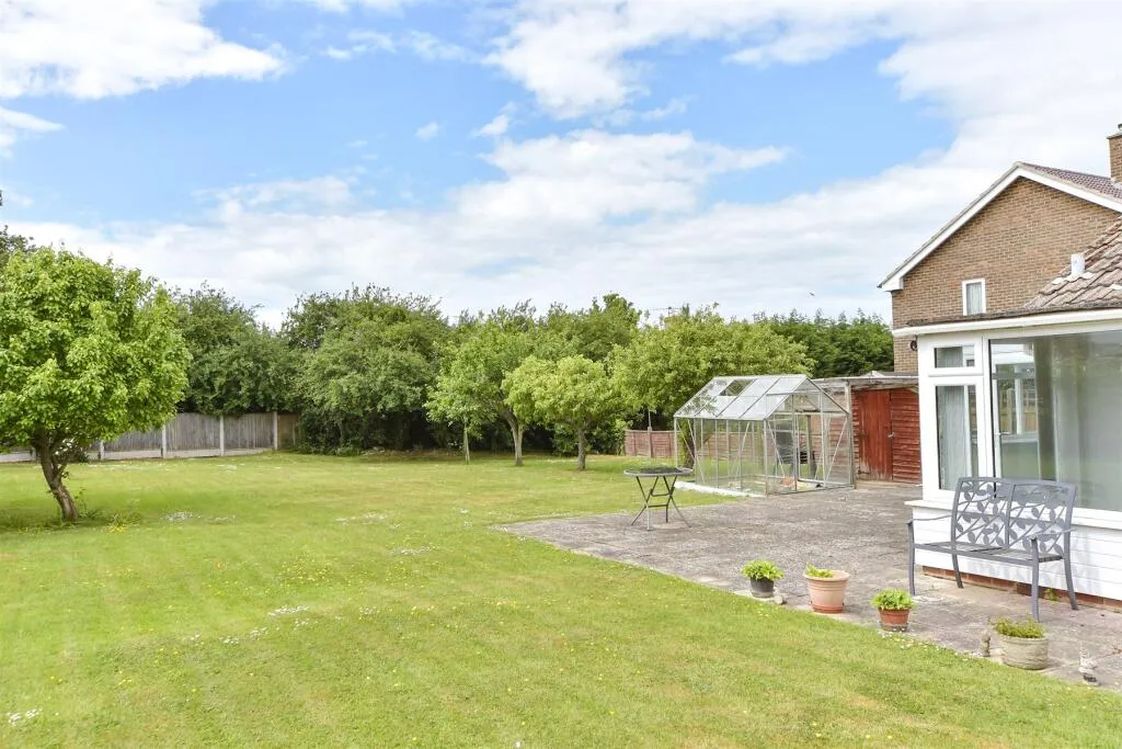 2 bed Semi-Detached Bungalow