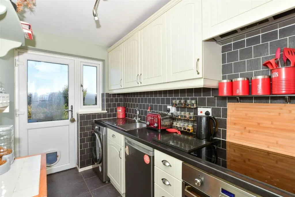 1 bed Maisonette