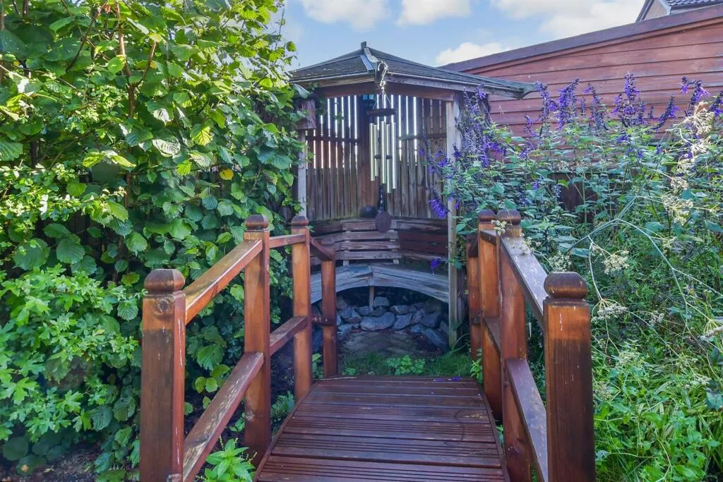 1 bed Maisonette