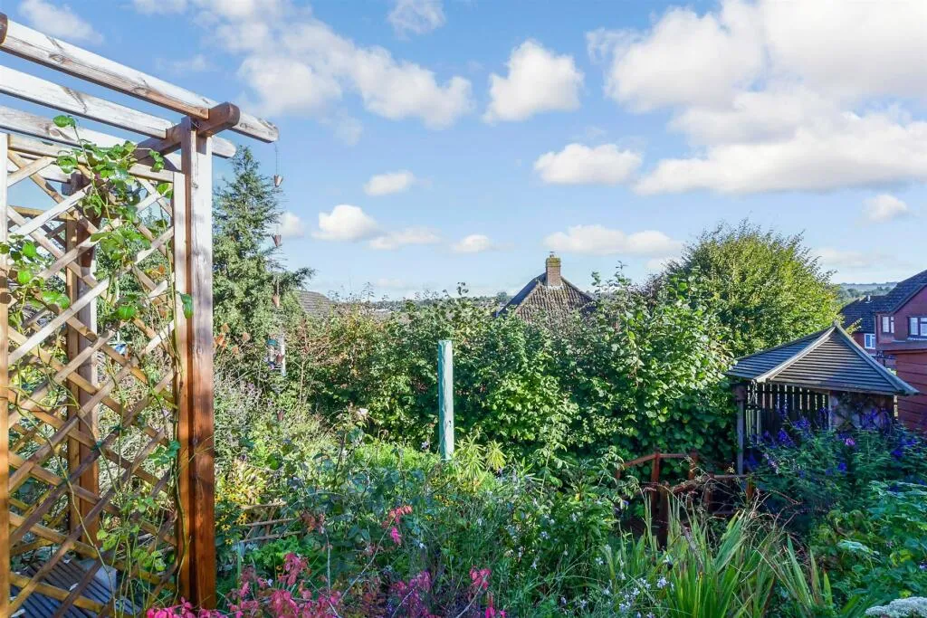 1 bed Maisonette