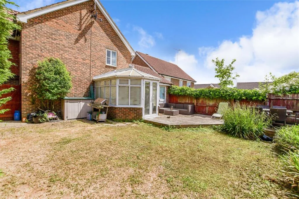 4 bed Detached