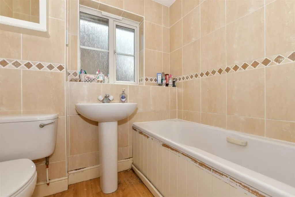 4 bed Detached