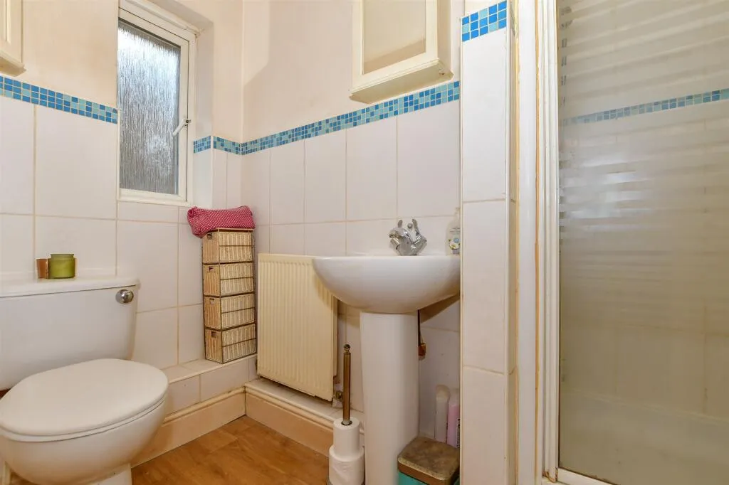 4 bed Detached