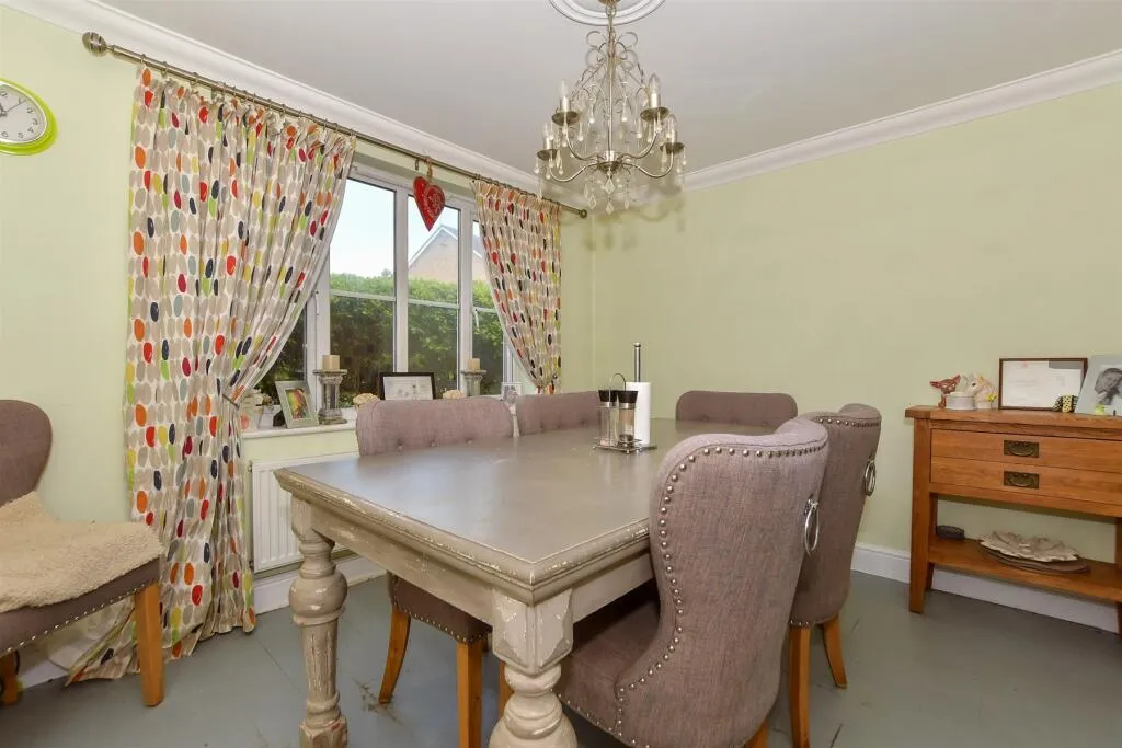 4 bed Detached
