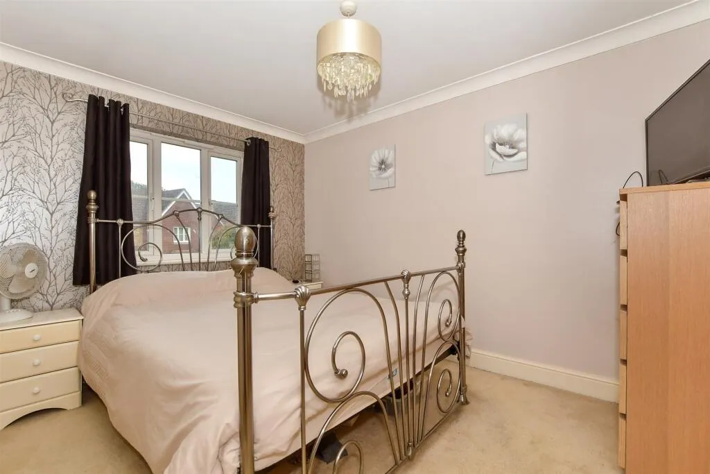 4 bed Detached