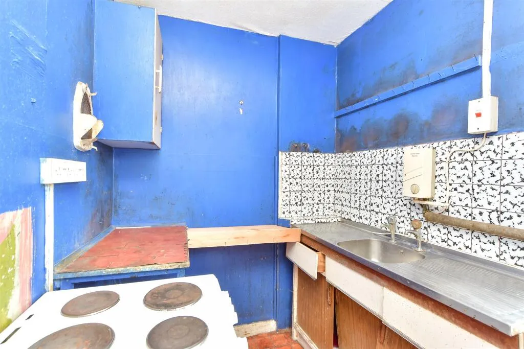 3 bed Link Detached House
