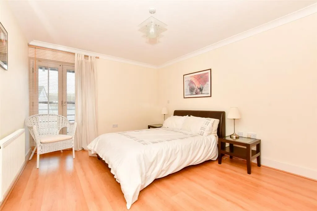 2 bed Apartment