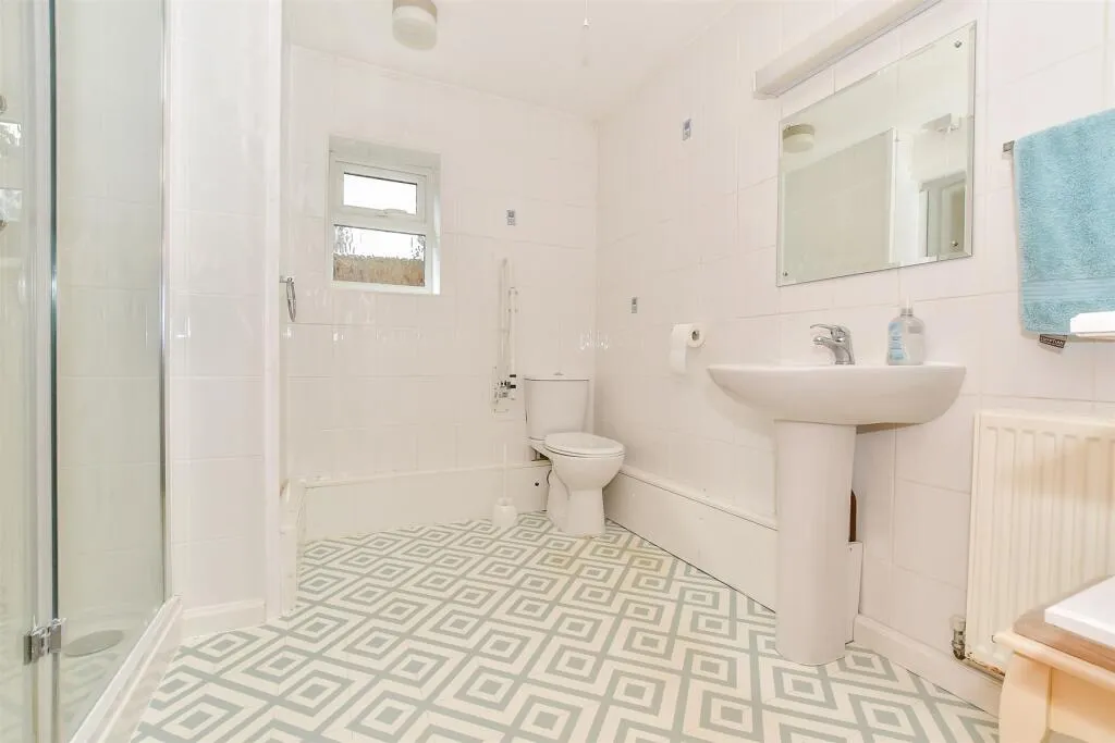 2 bed Detached Bungalow