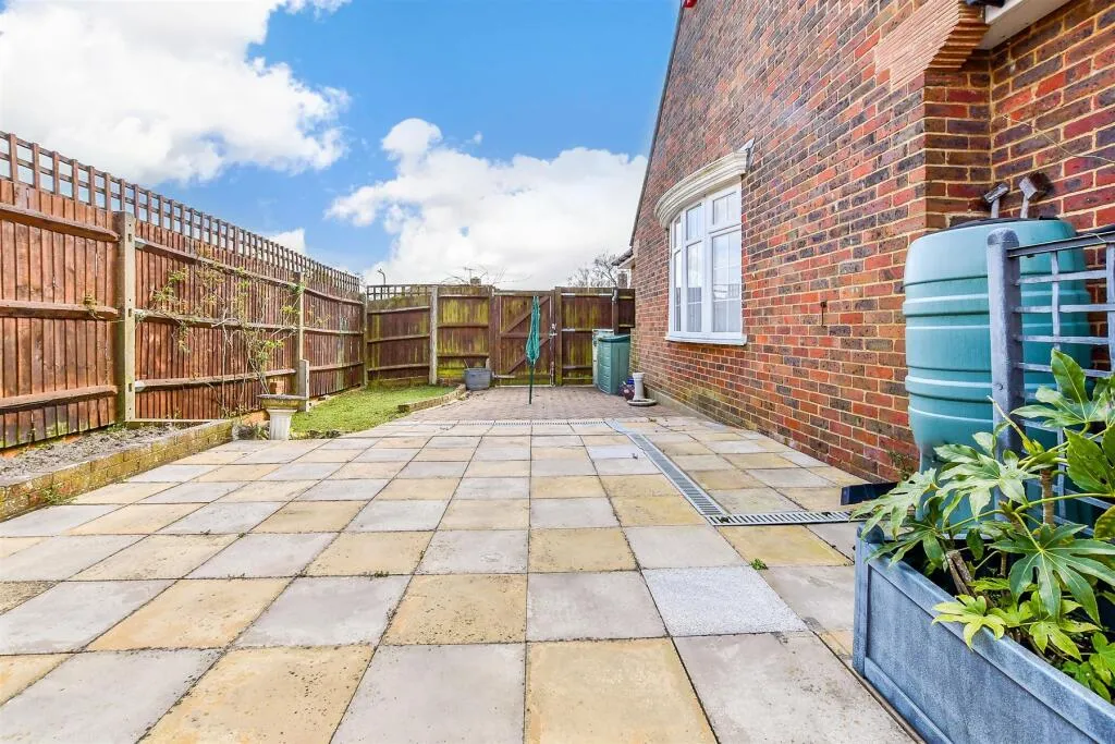 2 bed Detached Bungalow