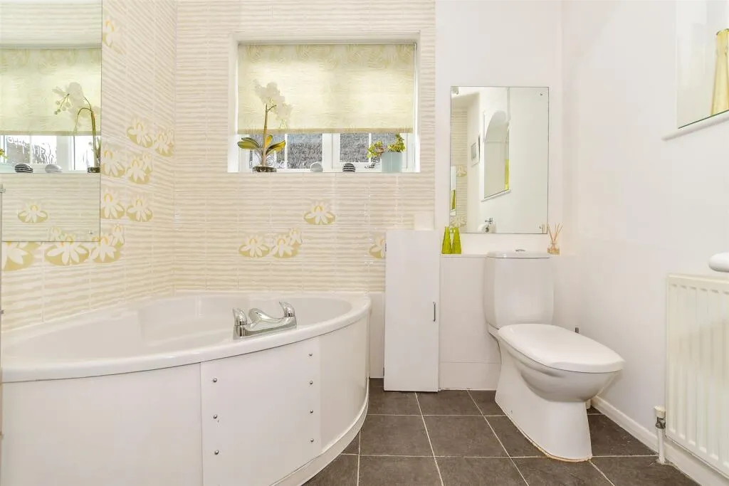 2 bed Detached Bungalow