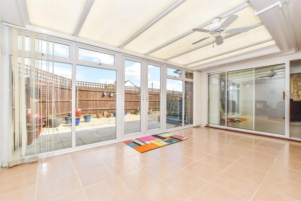 2 bed Detached Bungalow
