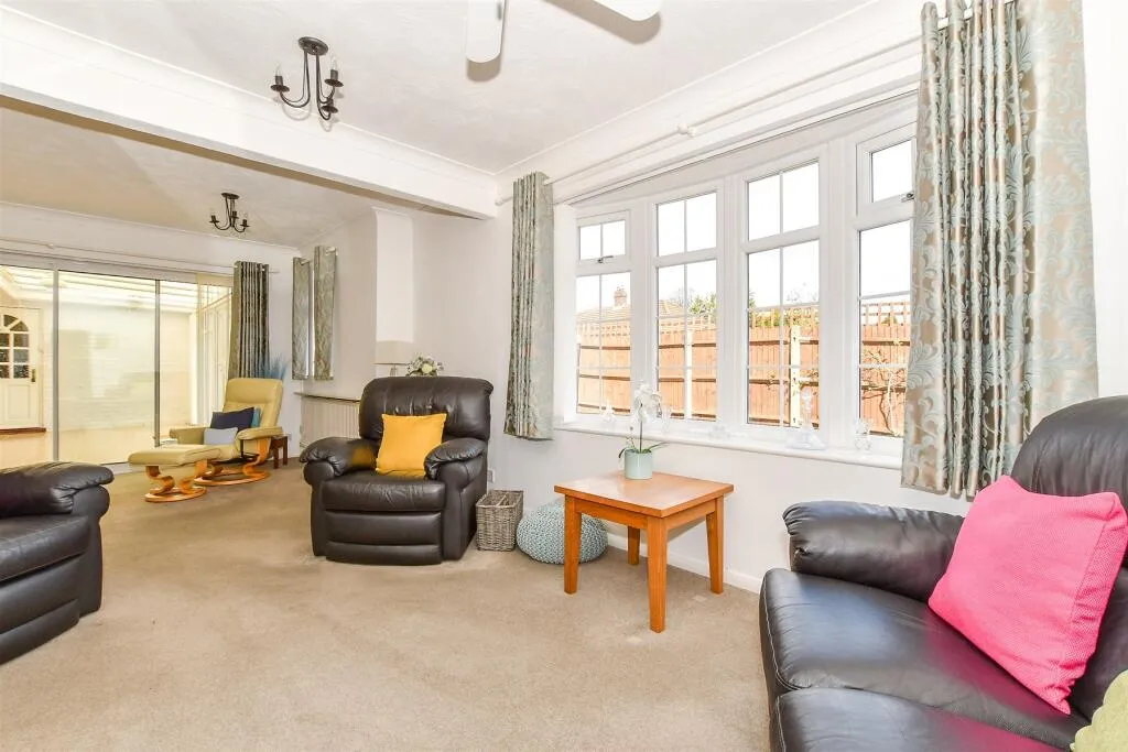 2 bed Detached Bungalow