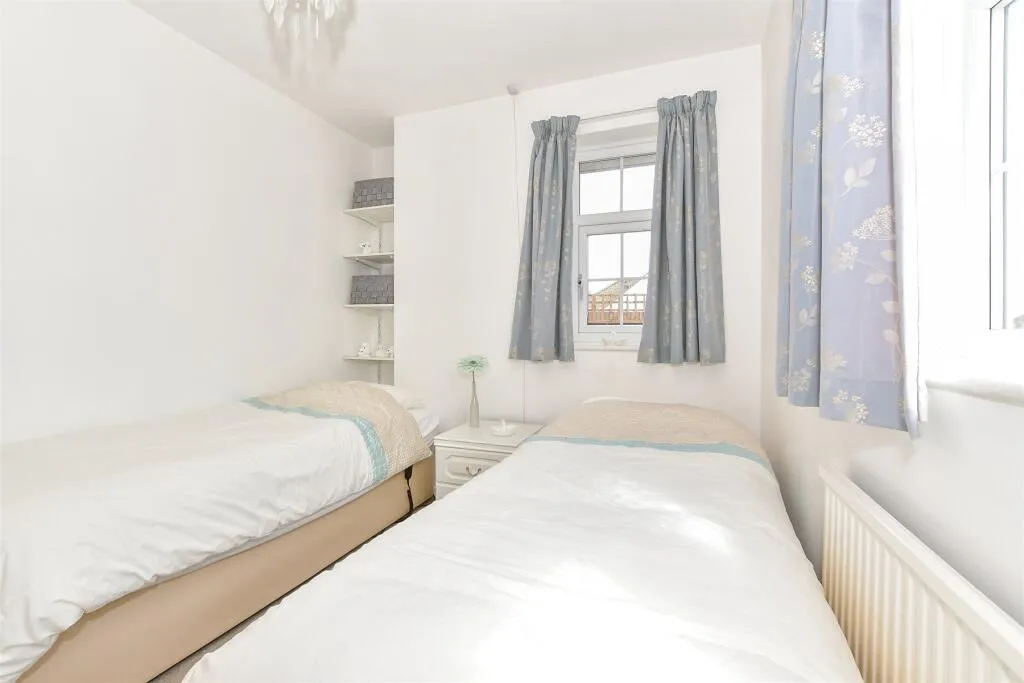 2 bed Detached Bungalow