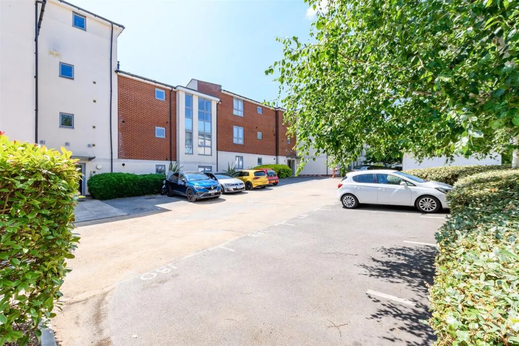 1 bed Apartment