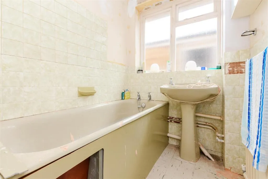 2 bed Detached Bungalow