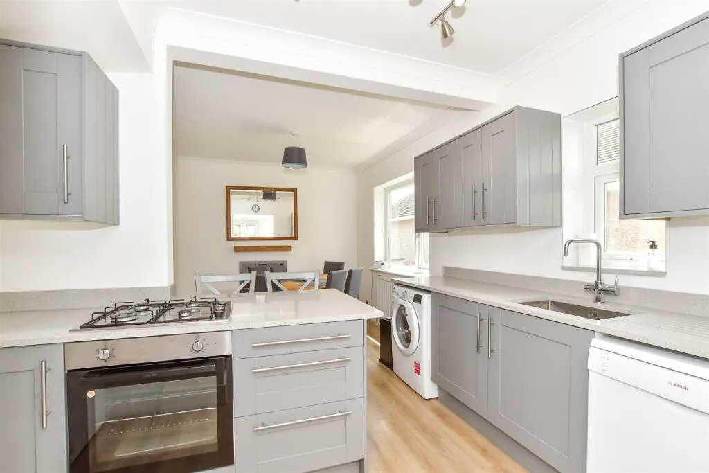 2 bed Detached Bungalow