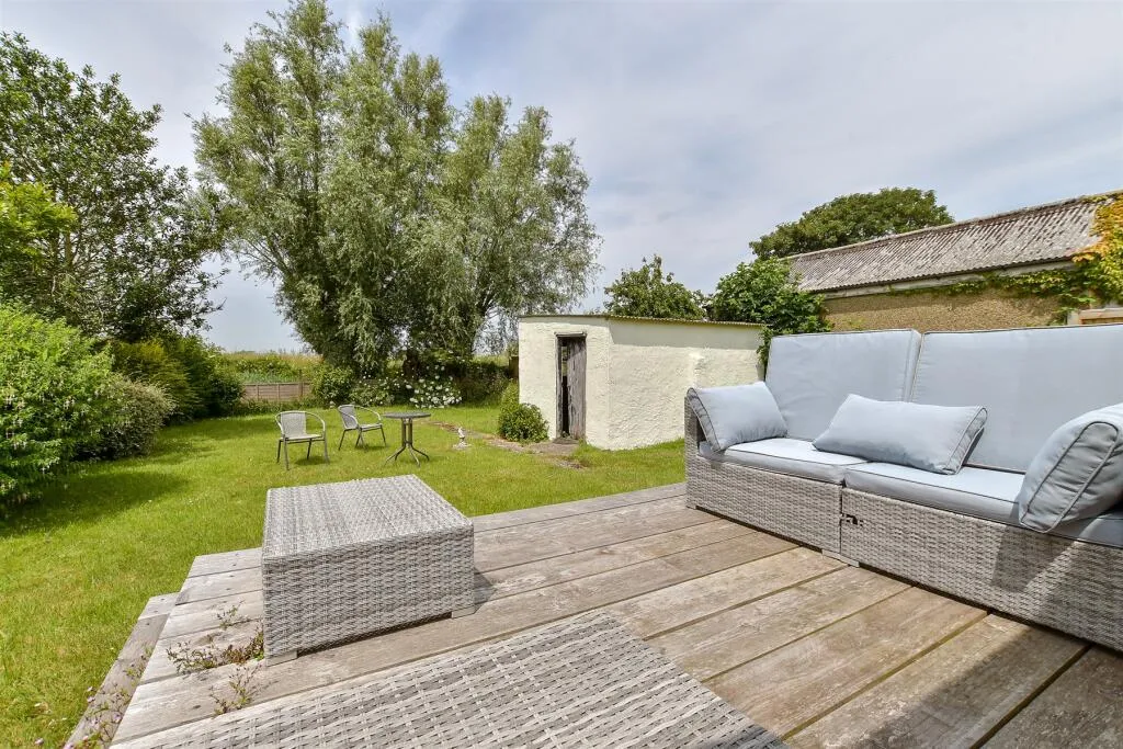 2 bed Detached Bungalow