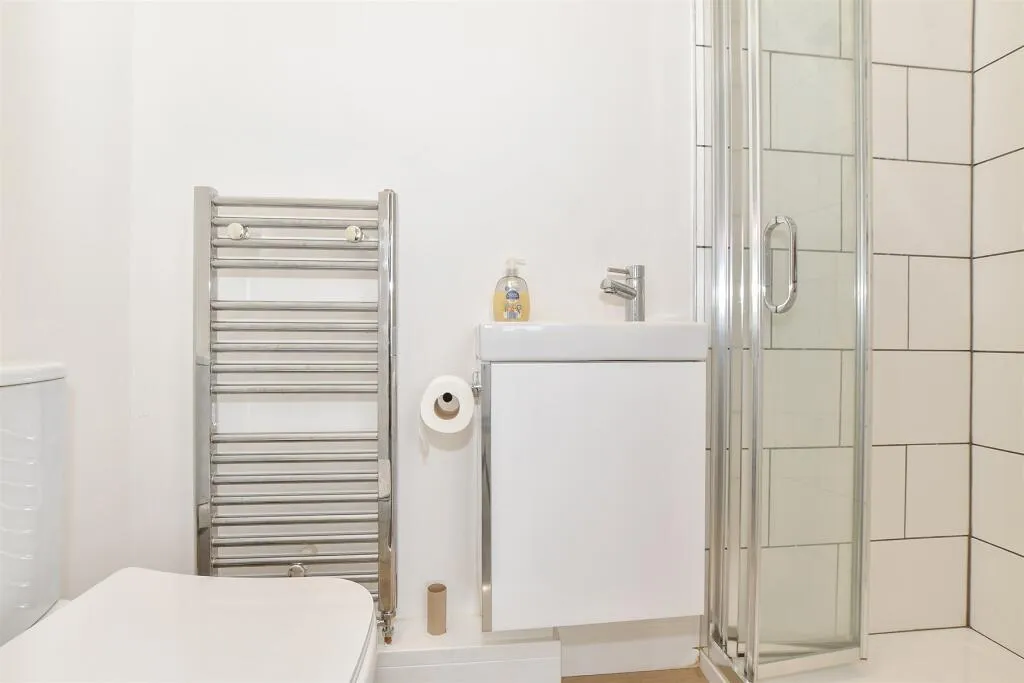 2 bed Detached Bungalow