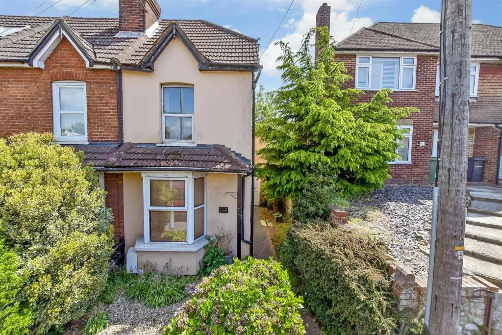 3 bed End of Terrace