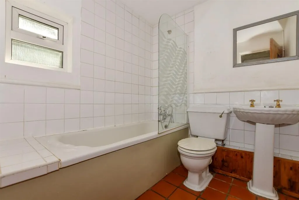 3 bed End of Terrace