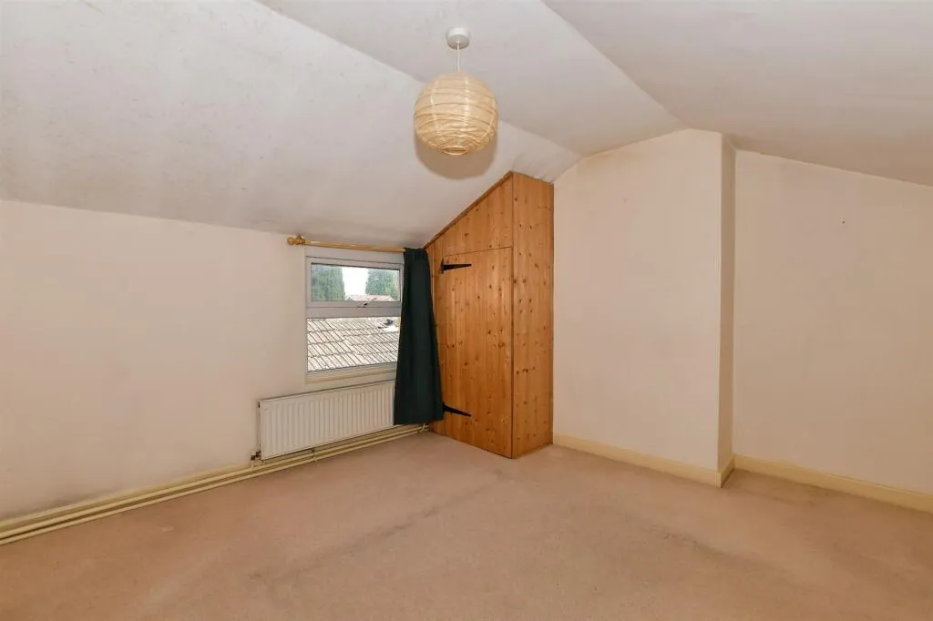 3 bed End of Terrace