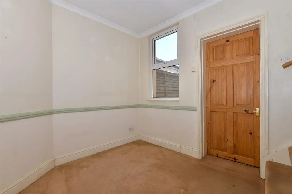 3 bed End of Terrace