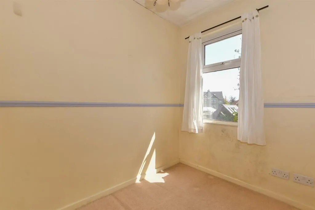 3 bed End of Terrace