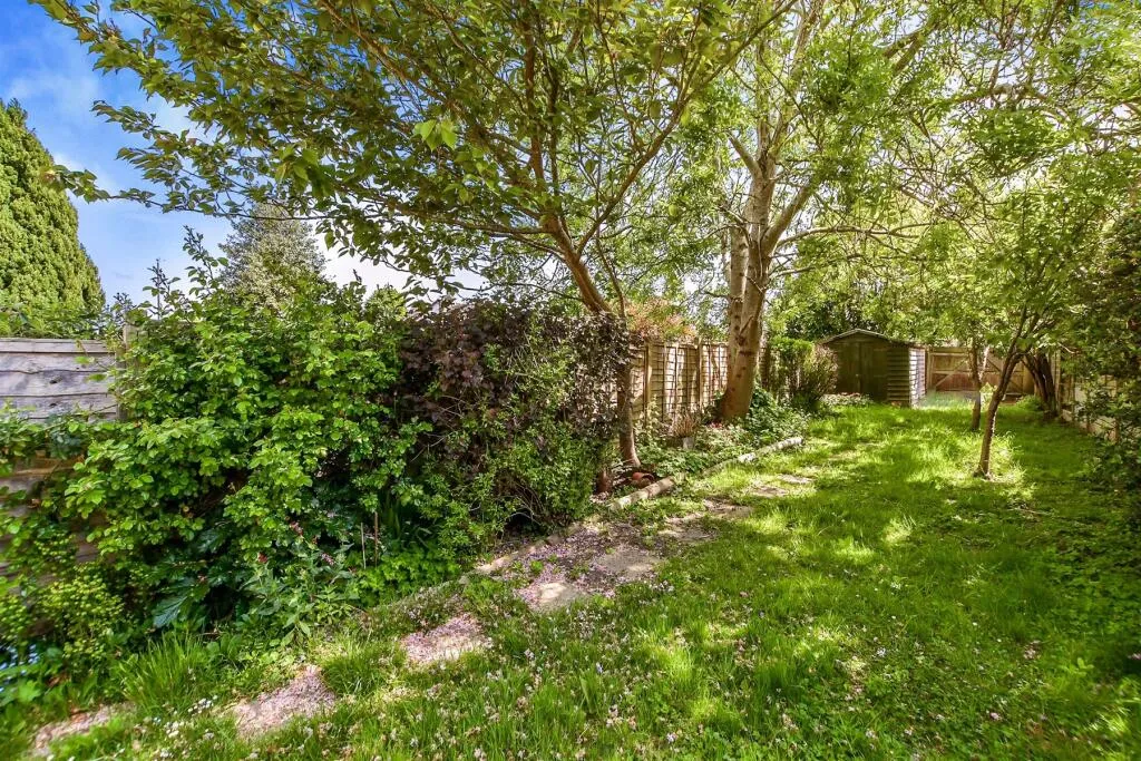 3 bed End of Terrace