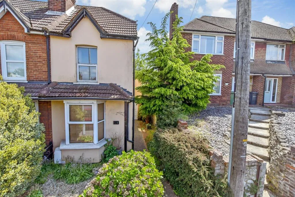 3 bed End of Terrace