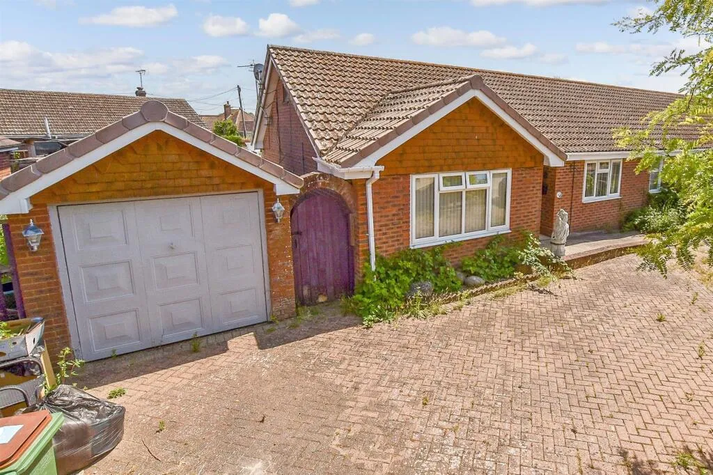 3 bed Semi-Detached Bungalow