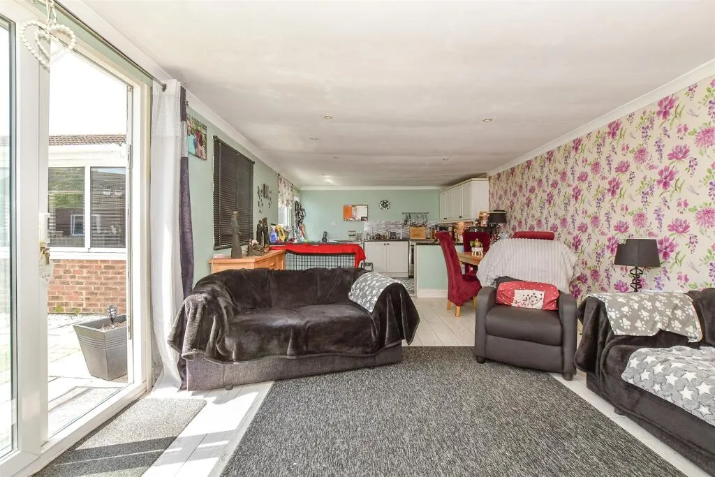 3 bed Semi-Detached Bungalow