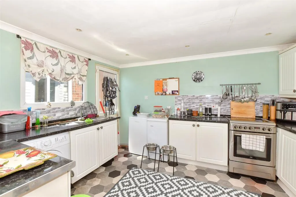3 bed Semi-Detached Bungalow