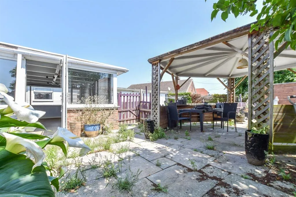 3 bed Semi-Detached Bungalow