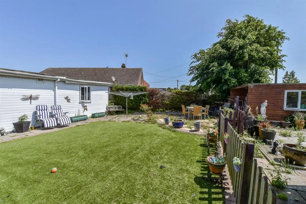 3 bed Semi-Detached Bungalow