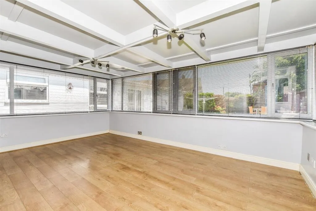 3 bed Semi-Detached Bungalow