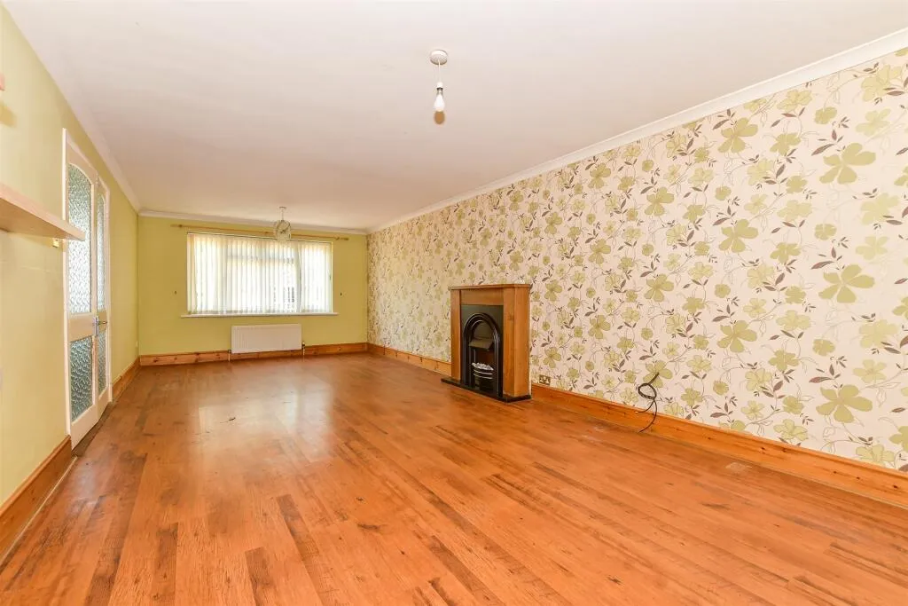 3 bed Semi-Detached Bungalow
